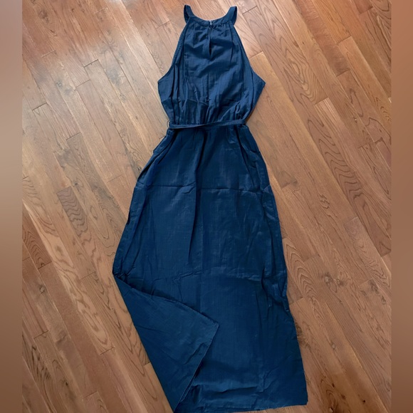 Universal Threads Linen Maxi Dress 💙 - Picture 4 of 5